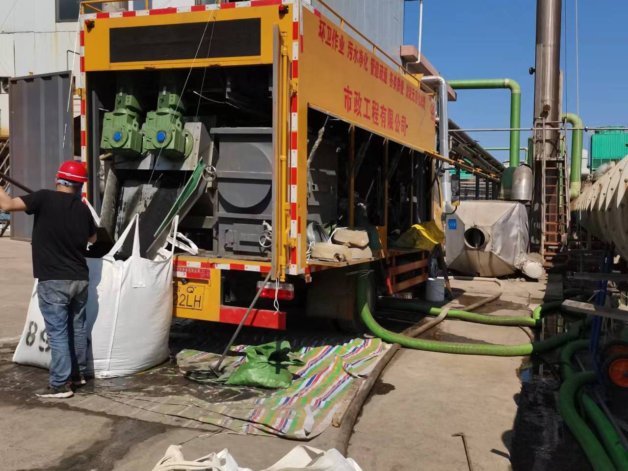 广河淤泥压干处理